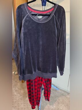 Muk Luks Velour pajama set